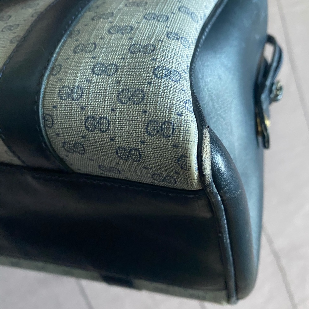 Authentic 80’s Vintage GUCCI Micro GG Bag in Navy - Picture 12 of 16